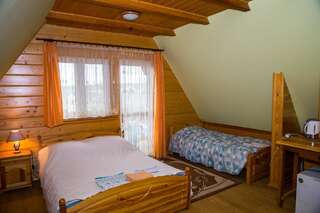 Проживание в семье Domek Pod Klonem Agroturystyka Беловеж Двухместный номер с 1 кроватью и балконом-3